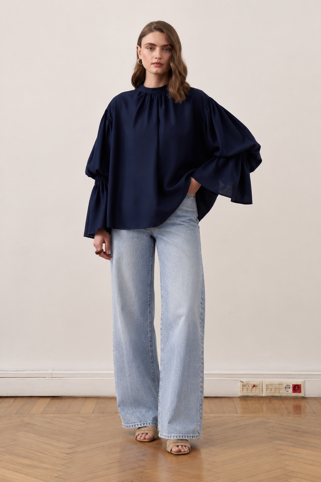 Blouse ample bleu marine à manches bouffantes évasées pour femme - ZAYÉRA Paris