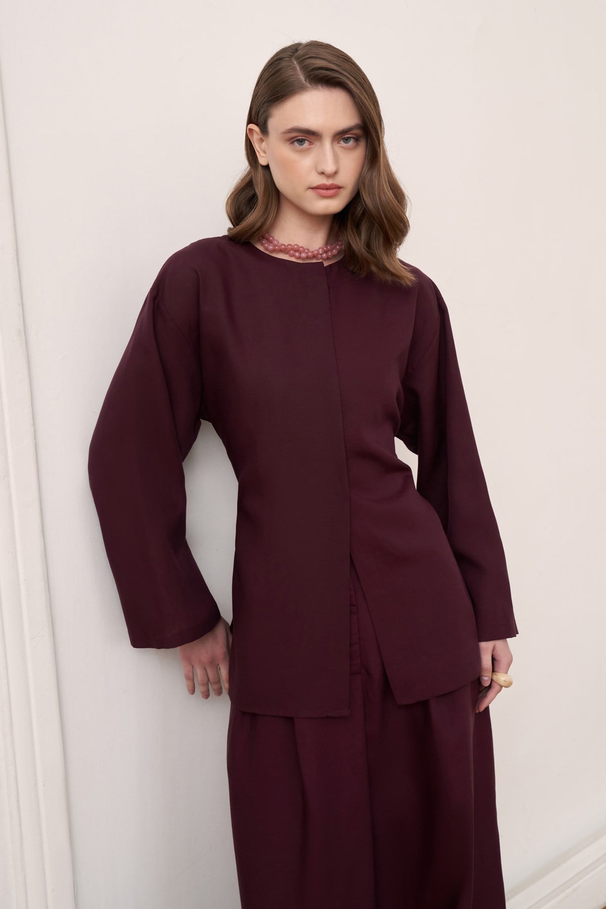 Ensemble tunique longue et pantalon amples violet prune