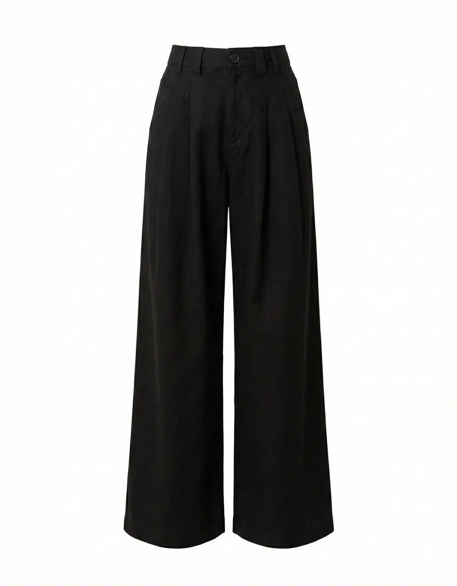 Pantalon large noir à pinces sur fond blanc