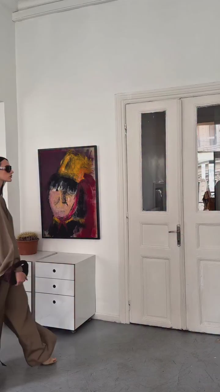 Vidéo montrant un ensemble tunique longue et pantalon amples marron taupe